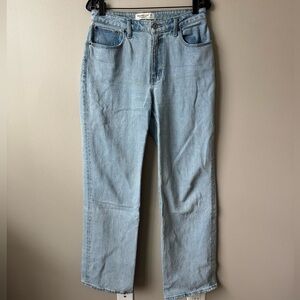 Abercrombie & Fitch The ‘90s Relaxed Jean High Rise Curve Love